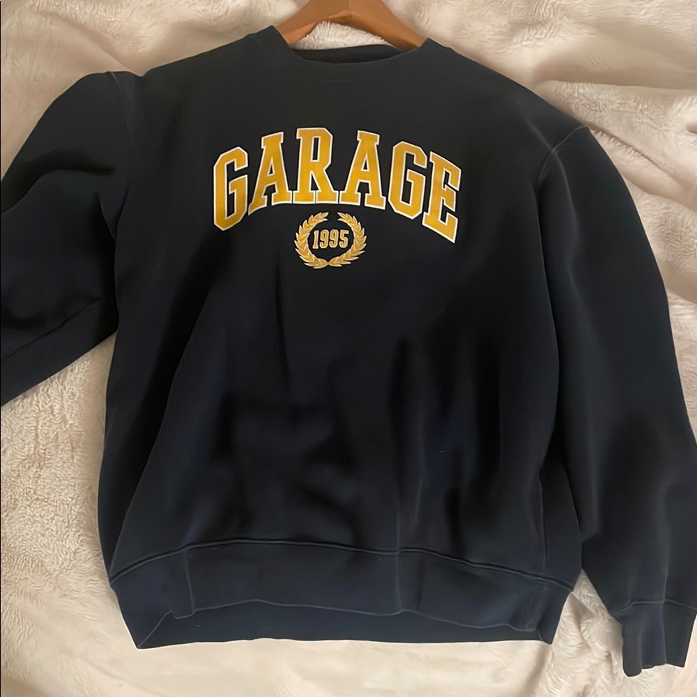 Garage crewneck sweatshirt sz medium